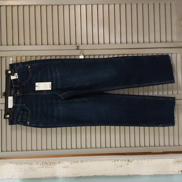 Judy Blue Denim - Judy Blue Cropped Straight Leg Raw Hem Jean 88375